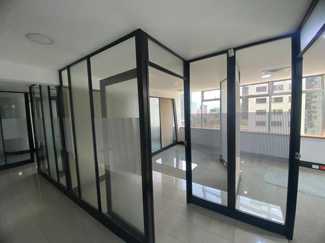Oficina en arriendo en El Poblado, Medellín, 144 m² · foto 20 de 22