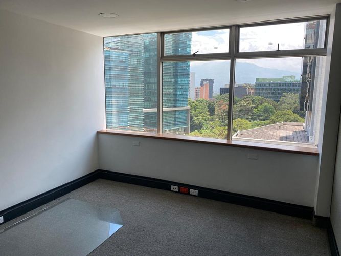 Oficina en arriendo en El Poblado, Medellín, 144 m² · foto 17 de 22