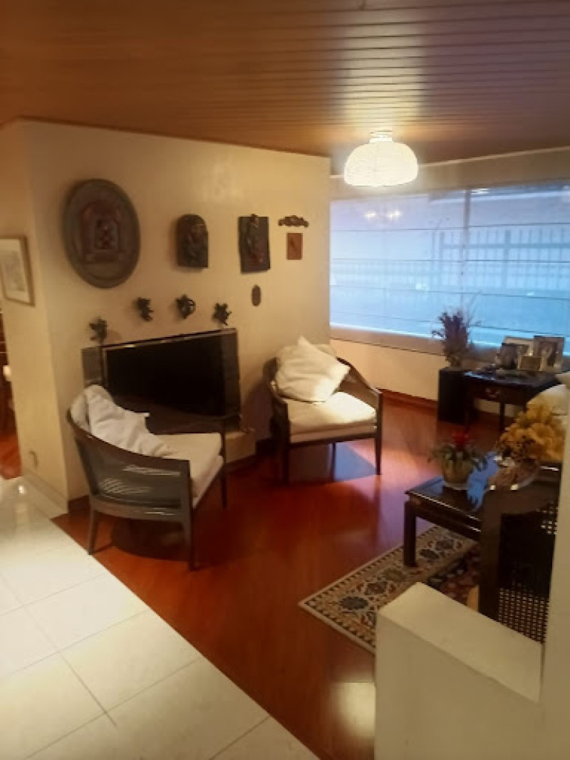 Apartamento en venta en Los Rosales, Bogotá · foto 3 de 24