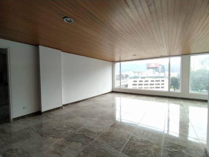 Apartamento de 3 alcobas en venta en Chico Norte, Bogotá, 167 m² · foto 2 de 24