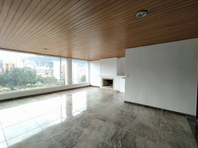Apartamento de 3 alcobas en venta en Chico Norte, Bogotá, 167 m² · foto 3 de 24
