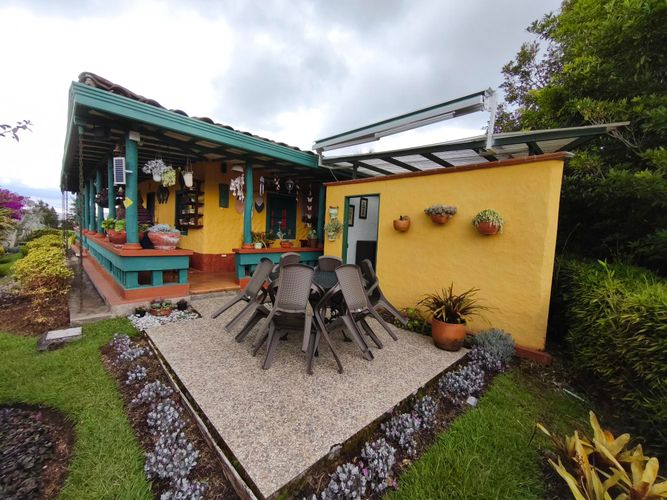 Finca en venta en Santa Elena, Medellín, 2700 m² · foto 19 de 20