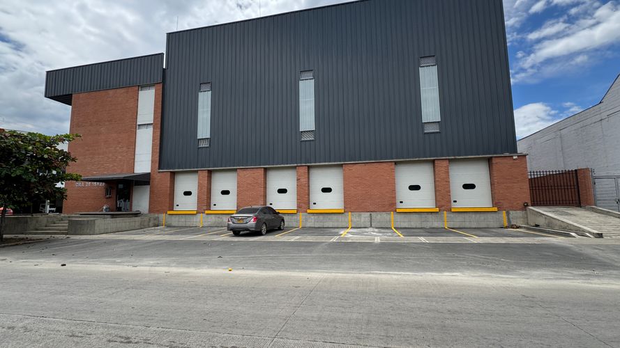 Bodega en arriendo en Arroyohondo, Yumbo, 2150 m² · foto 7 de 24
