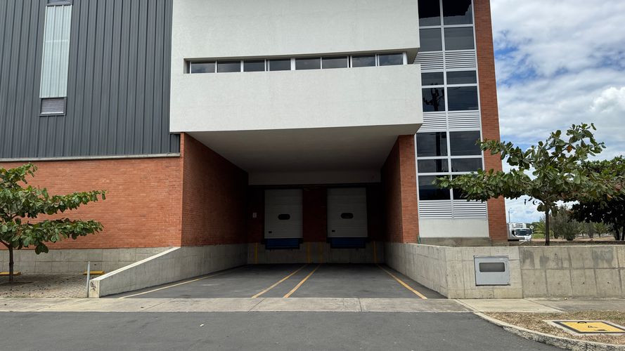 Bodega en arriendo en Arroyohondo, Yumbo, 2150 m² · foto 10 de 24