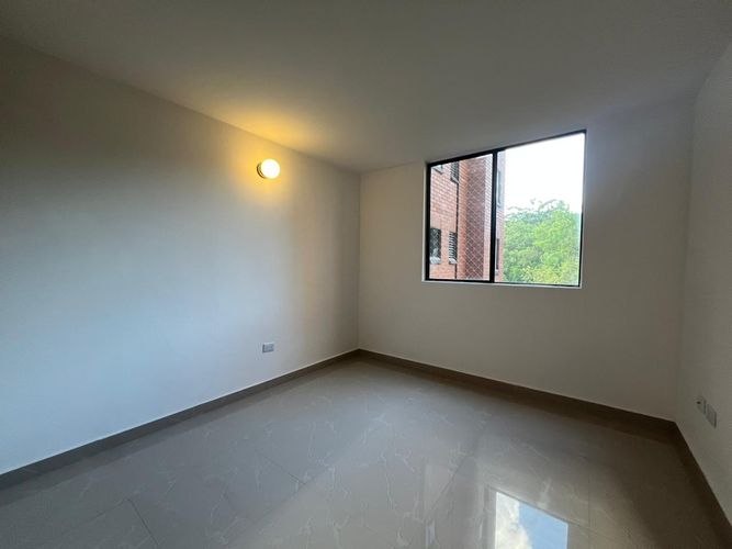 Apartamento de 3 alcobas en arriendo en El Diamante No. 2, Medellín, 108 m² · foto 8 de 17