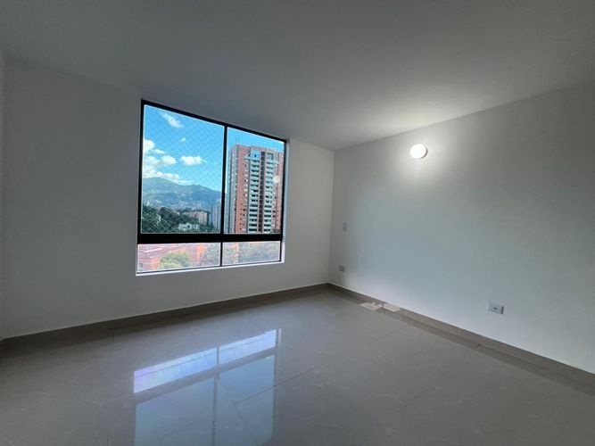 Apartamento de 3 alcobas en arriendo en El Diamante No. 2, Medellín, 108 m² · foto 9 de 17