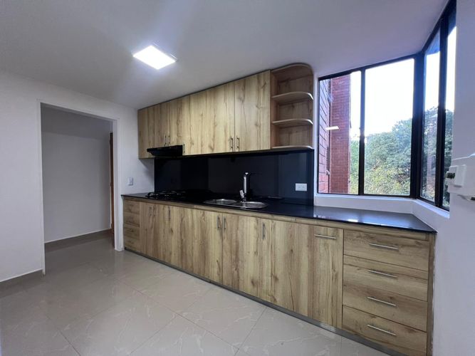 Apartamento de 3 alcobas en arriendo en El Diamante No. 2, Medellín, 108 m² · foto 5 de 17