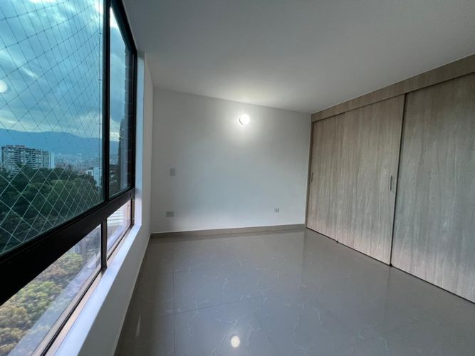 Apartamento de 3 alcobas en arriendo en El Diamante No. 2, Medellín, 108 m² · foto 2 de 17
