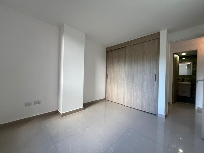 Apartamento de 3 alcobas en arriendo en El Diamante No. 2, Medellín, 108 m² · foto 15 de 17