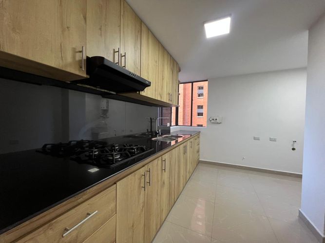 Apartamento de 3 alcobas en arriendo en El Diamante No. 2, Medellín, 108 m² · foto 6 de 17