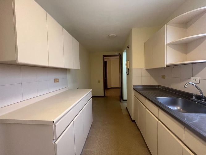 Apartamento en arriendo en El Poblado, Medellín, 120 m² · foto 3 de 14