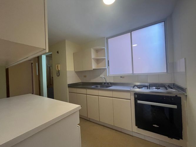 Apartamento en arriendo en El Poblado, Medellín, 120 m² · foto 5 de 14