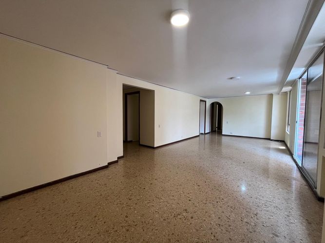 Apartamento en arriendo en El Poblado, Medellín, 120 m² · foto 6 de 14