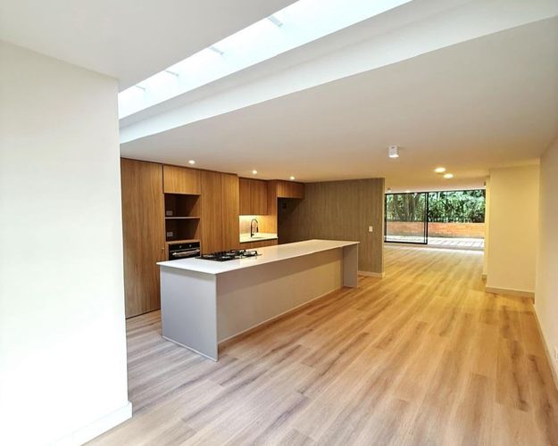 Apartamento de 4 alcobas en venta en El Castillo, Medellín, 152 m² · foto 2 de 15