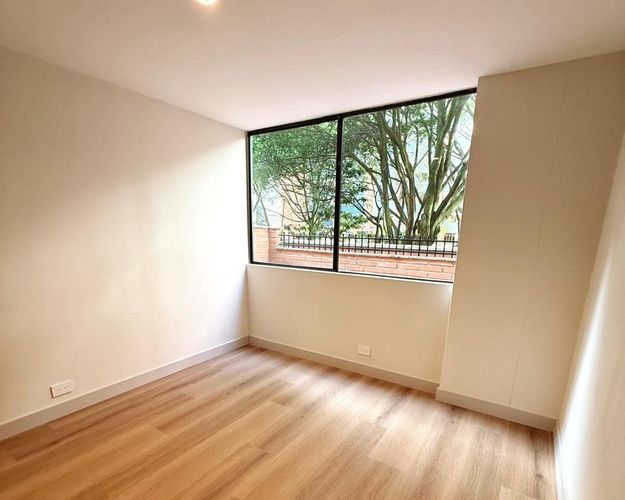 Apartamento de 4 alcobas en venta en El Castillo, Medellín, 152 m² · foto 8 de 15