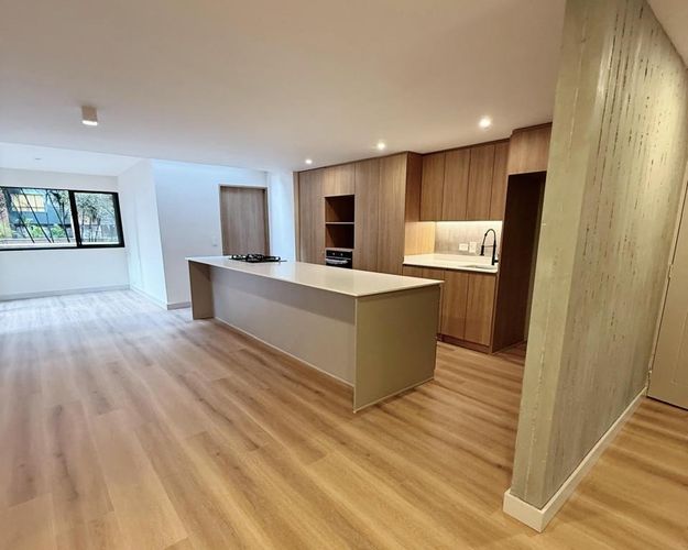 Apartamento de 4 alcobas en venta en El Castillo, Medellín, 152 m² · foto 10 de 15