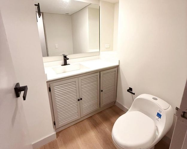 Apartamento de 4 alcobas en venta en El Castillo, Medellín, 152 m² · foto 13 de 15