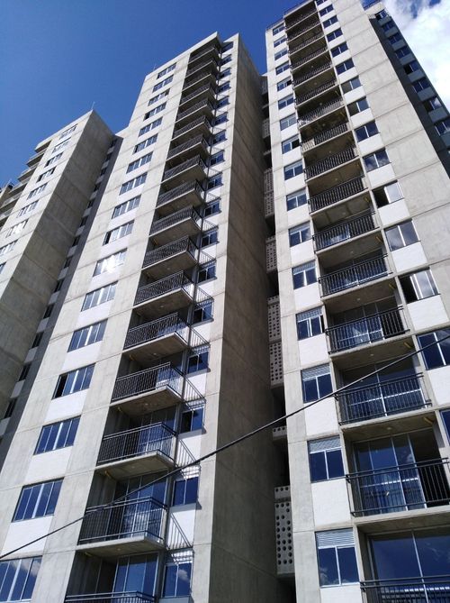 Apartamento de 2 alcobas en venta en Cristo Rey, Copacabana, 69 m² · foto 3 de 11