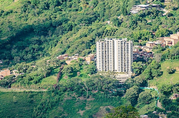 Apartamento de 2 alcobas en venta en Cristo Rey, Copacabana, 69 m² · foto 11 de 11