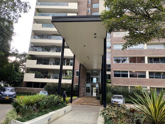 Apartamento en venta en El Poblado, Medellín 2