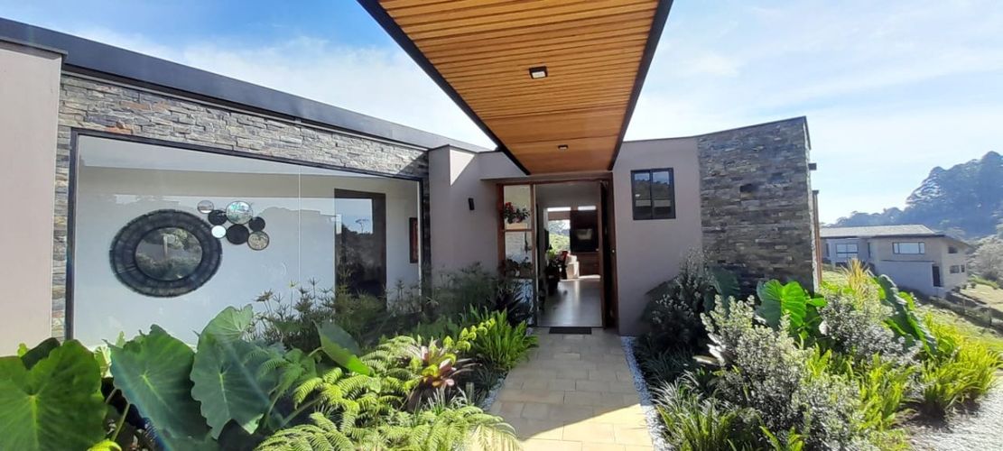 Casa de 4 alcobas en venta en El Capiro, Rionegro, 278 m² · foto 3 de 24