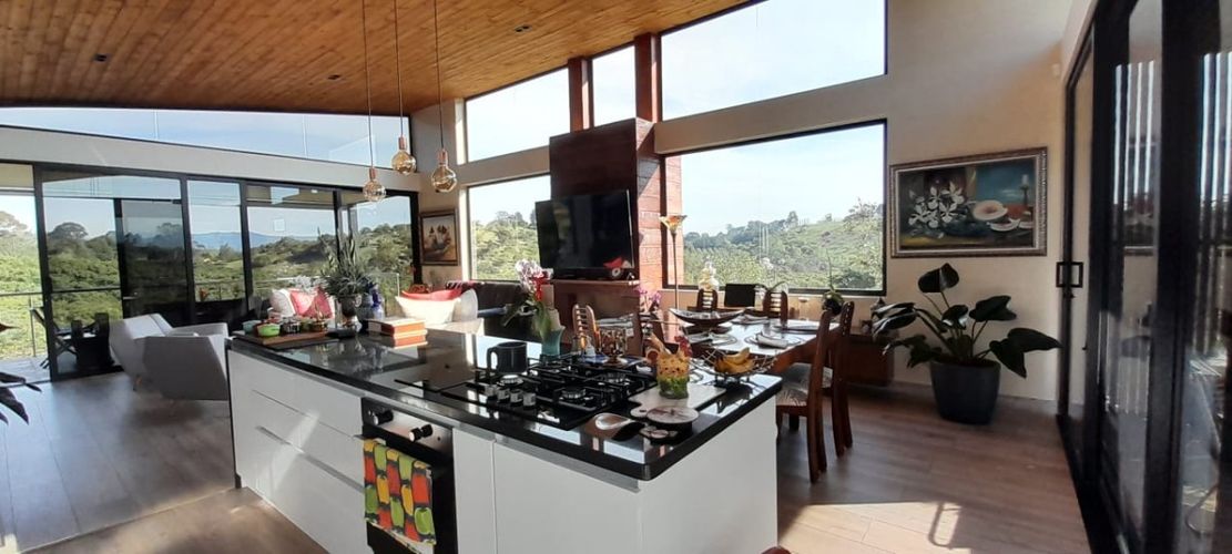 Casa de 4 alcobas en venta en El Capiro, Rionegro, 278 m² · foto 4 de 24