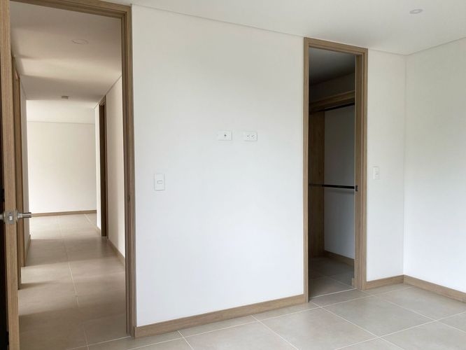 Apartamento de 3 alcobas en arriendo en Camino Verde, Envigado, 80 m² · foto 9 de 16
