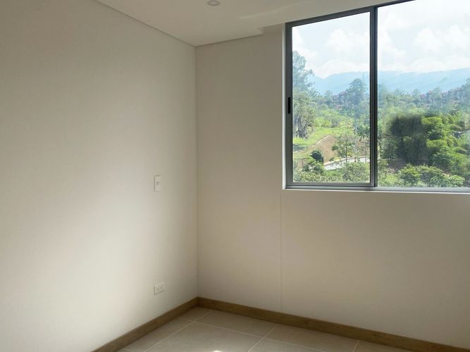Apartamento de 3 alcobas en arriendo en Camino Verde, Envigado, 80 m² · foto 8 de 16