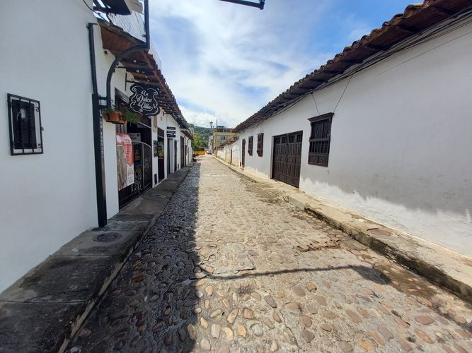 Casa de 4 alcobas en venta en Centro, Girón, 120 m² · foto 2 de 24
