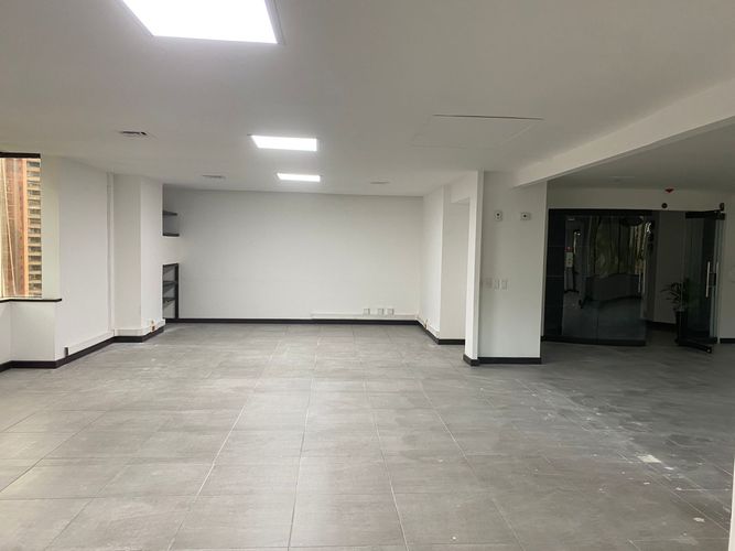 Oficina en arriendo en El Poblado, Medellín, 220 m² · foto 3 de 8