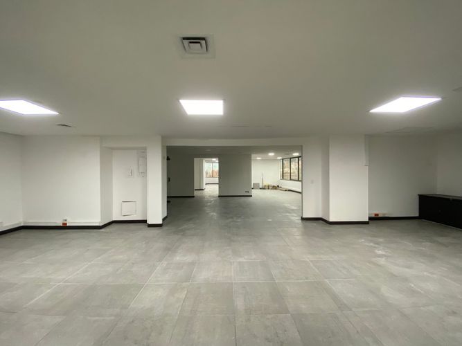 Oficina en arriendo en El Poblado, Medellín, 220 m² · foto 5 de 8