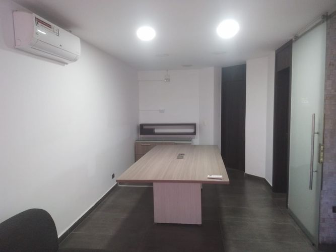 Oficina en arriendo en Campo Amor, Medellín, 150 m² · foto 3 de 16