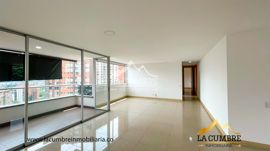 Apartamento de 3 alcobas en arriendo en Santa Maria De Los Angeles, Medellín, 135 m² · foto 2 de 13