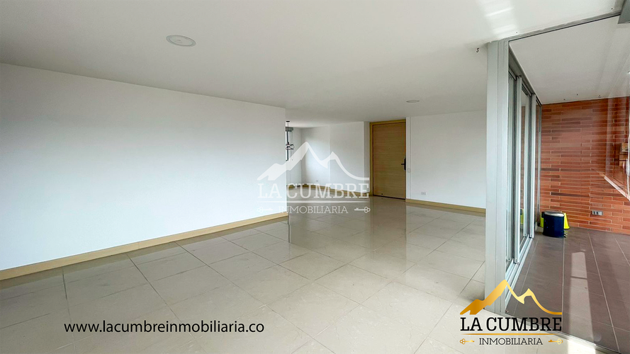 Apartamento de 3 alcobas en arriendo en Santa Maria De Los Angeles, Medellín, 135 m² · foto 3 de 13