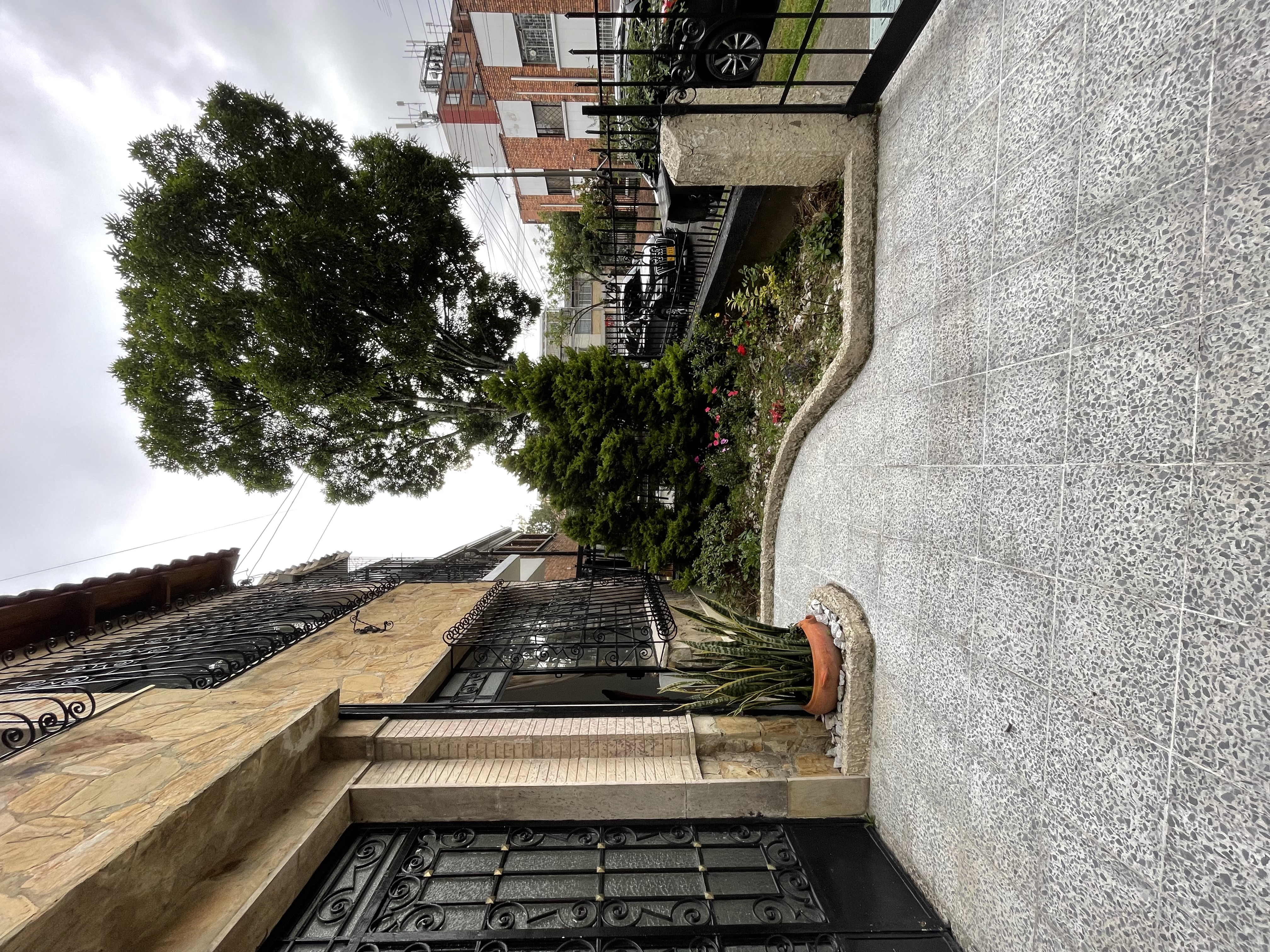 Casa en venta en San Luis, Bogotá · foto 2 de 23
