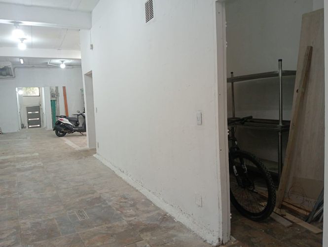 Bodega en arriendo en La Floresta, Medellín, 110 m² · foto 2 de 14