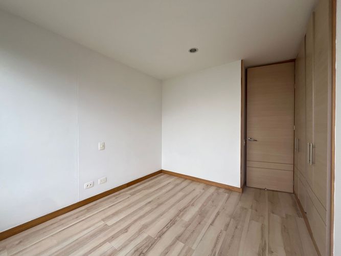 Apartamento de 2 alcobas en arriendo en Loma Benedictinos, Envigado, 97 m² · foto 8 de 19