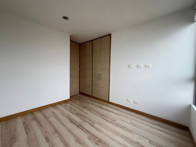 Apartamento de 2 alcobas en arriendo en Loma Benedictinos, Envigado, 97 m² · foto 9 de 19