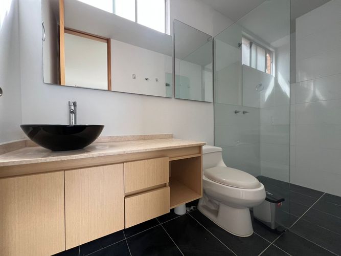 Apartamento de 2 alcobas en arriendo en Loma Benedictinos, Envigado, 97 m² · foto 17 de 19