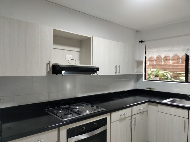 Apartamento de 3 alcobas en arriendo en El Poblado, Medellín, 127 m² · foto 6 de 20