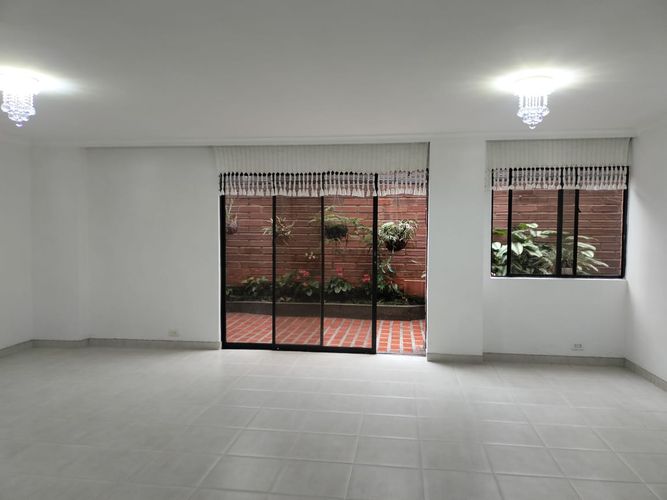 Apartamento de 3 alcobas en arriendo en El Poblado, Medellín, 127 m² · foto 4 de 20