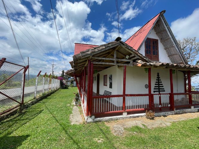 Finca en venta en Pueblo Rico, Manizales, 140 m² · foto 2 de 24