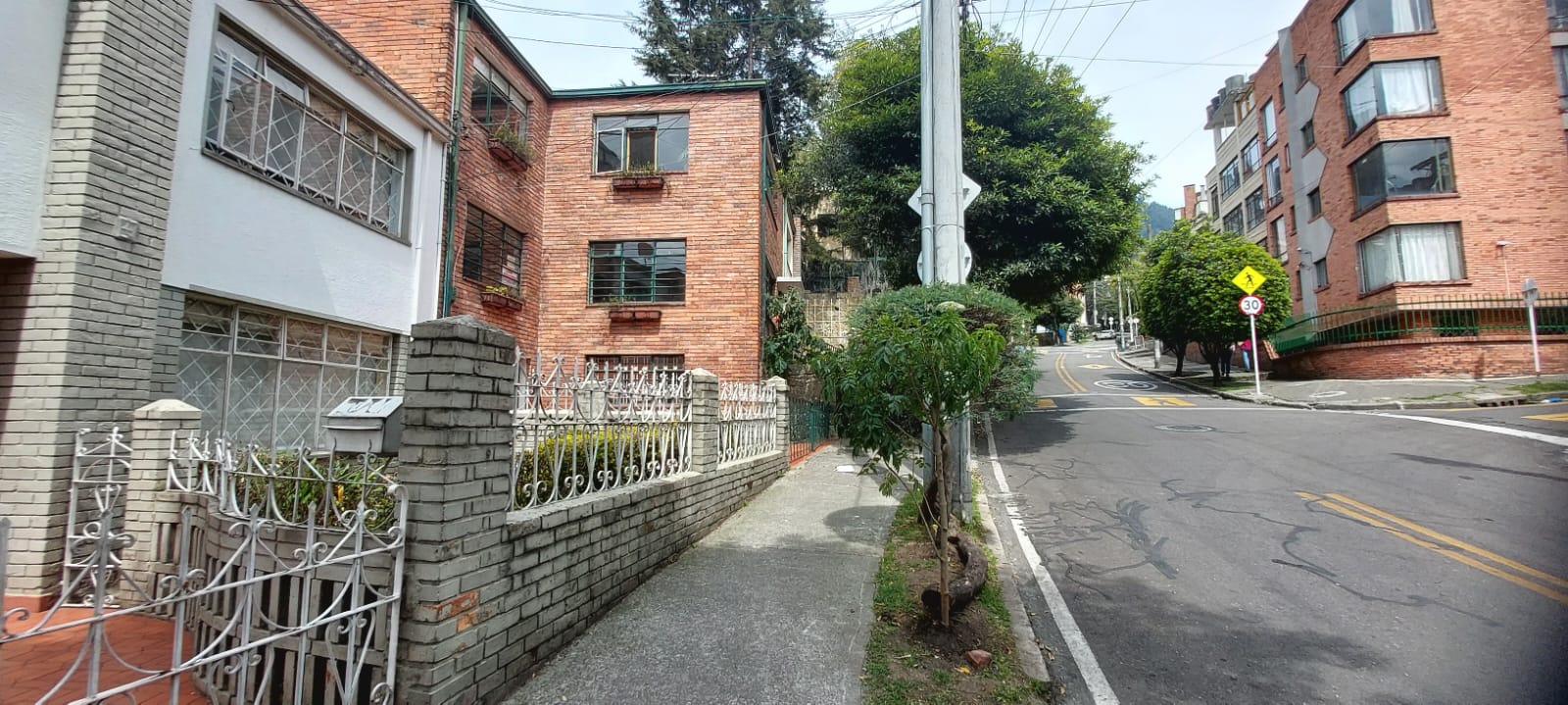 Casa en venta en La Macarena, Bogotá · foto 3 de 24