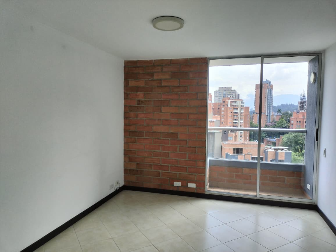 Apartamento en arriendo en El Poblado, Medellín · foto 2 de 15