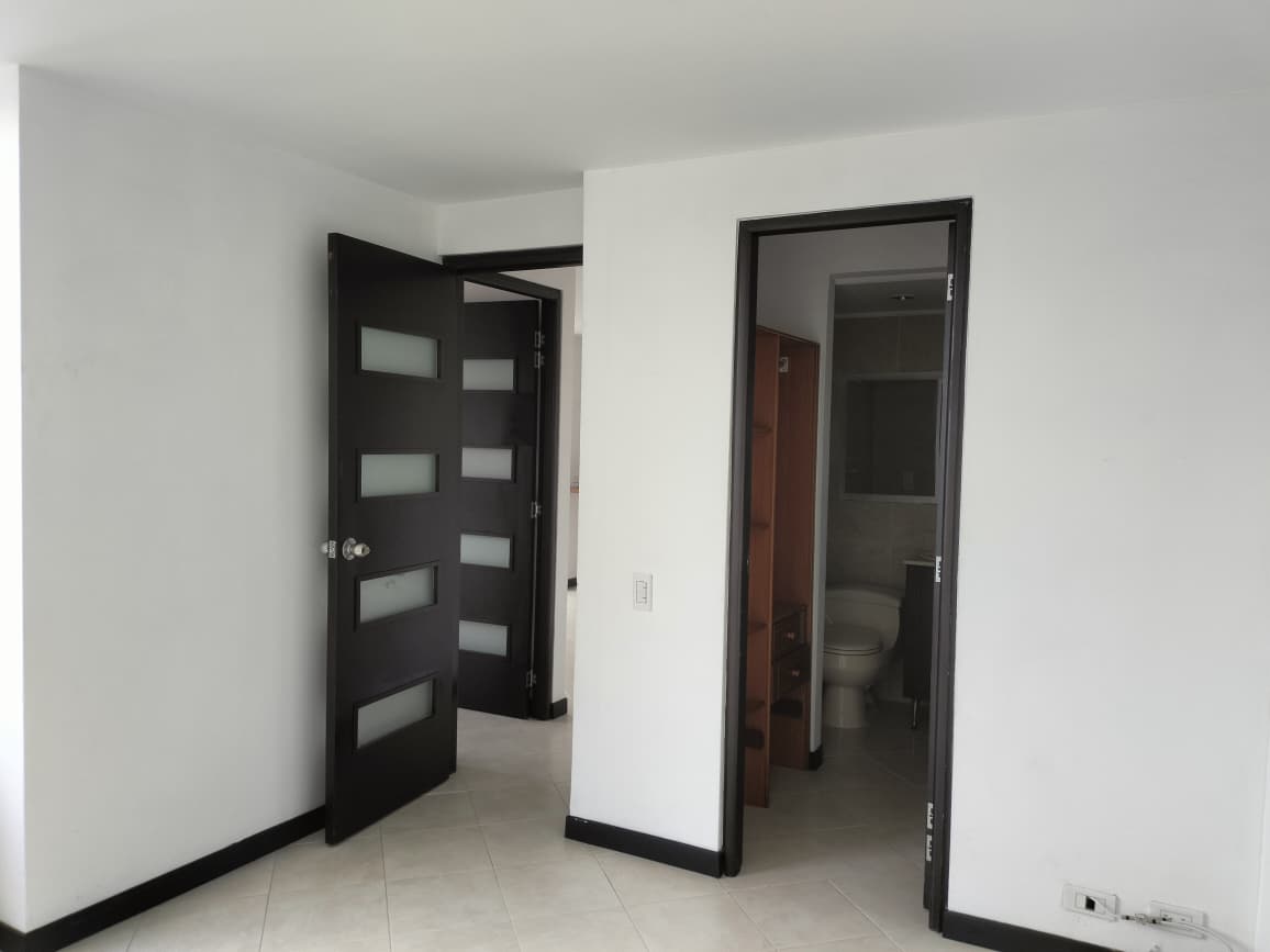 Apartamento en arriendo en El Poblado, Medellín · foto 9 de 15