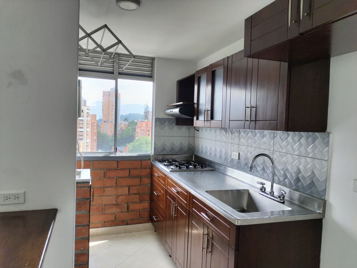 Apartamento en arriendo en El Poblado, Medellín · foto 4 de 15