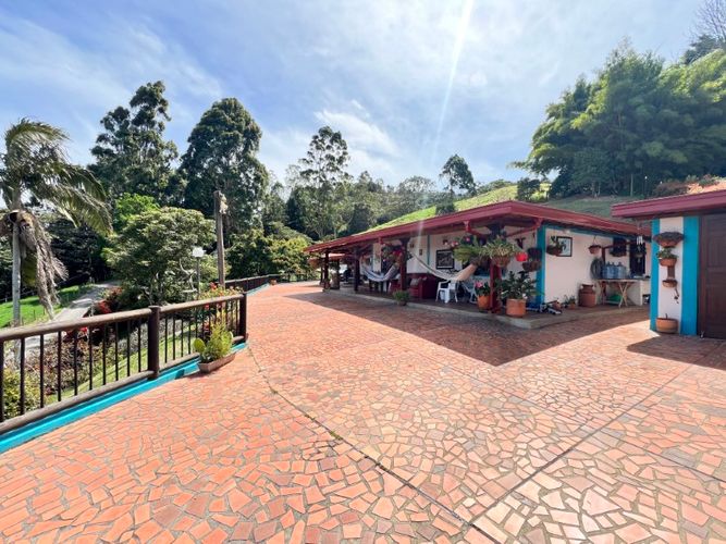 Finca en venta en El Porvenir, Rionegro, 220 m² · foto 2 de 24