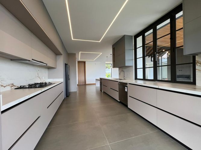 Casa de 3 alcobas en venta en El Capiro, Rionegro, 450 m² · foto 6 de 20