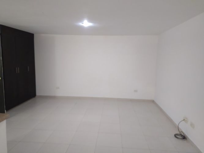 Edificio en venta en Granada, Cali, 190 m² · foto 2 de 16