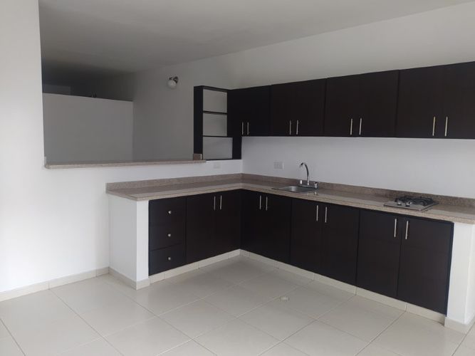 Edificio en venta en Granada, Cali, 190 m² · foto 13 de 16